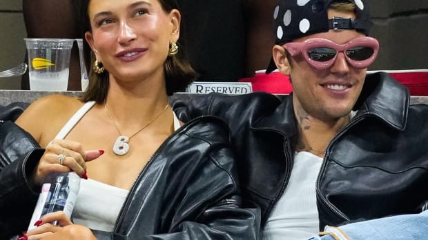 Hailey and Justin Bieber watch the 2023 US Open.